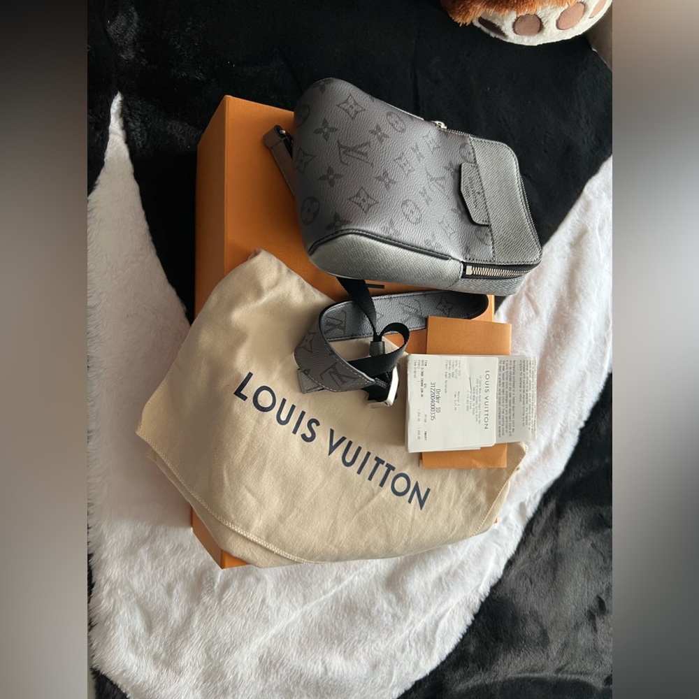 Louis Vuitton men’s sling bag